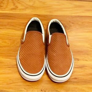 VANS Classic Slip on Embossed Sequoia W8.5